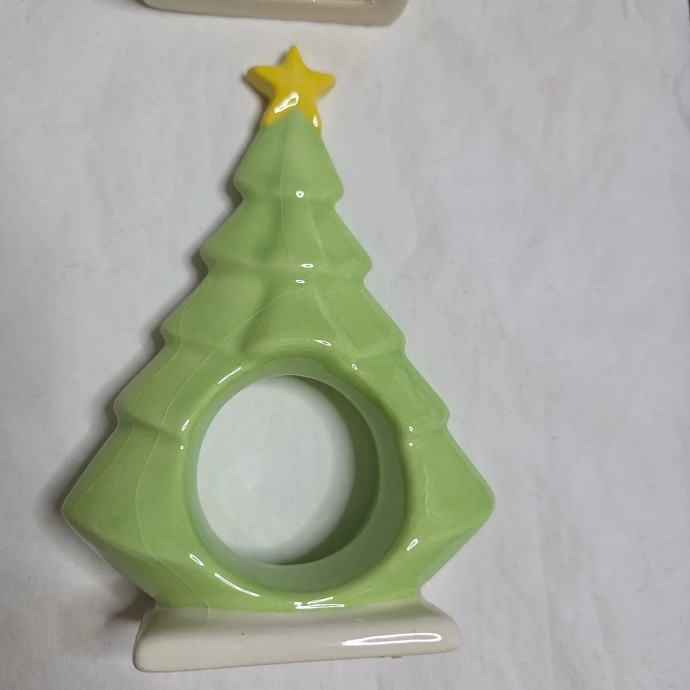 Set of 4 Ceramic Christmas Tree Napkin Rings Holders Light‎ Green Gold Star Top